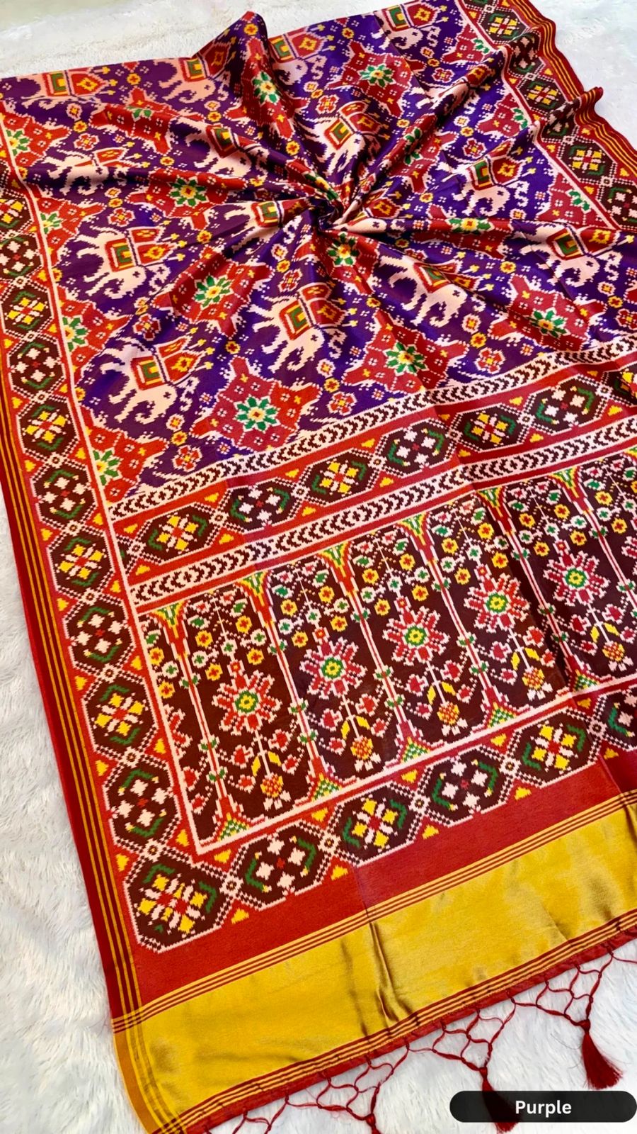 Traditional & Stylish Saree - Image 6
