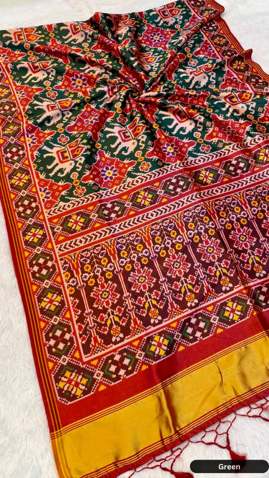 Traditional & Stylish Saree - Image 2